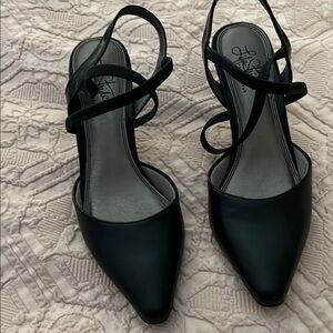 Life Stride Black Strappy Heels